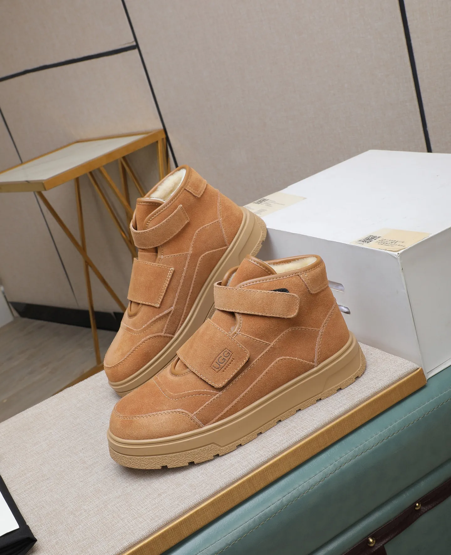 Men's shoes 💰600 IUGGI new retro presbyopia men's shoes, casual and versatile, full of high-end sense, fashionable, luxury and personalized style, joint style, retro presbyopia factor, full of handsome style, first layer suede cowhide, wool lining, rubber outsole, light and non-slip size: 39-44